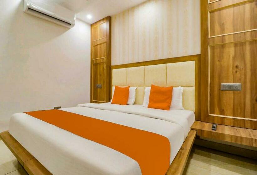 Chambre Supérieure, Fab City Walk