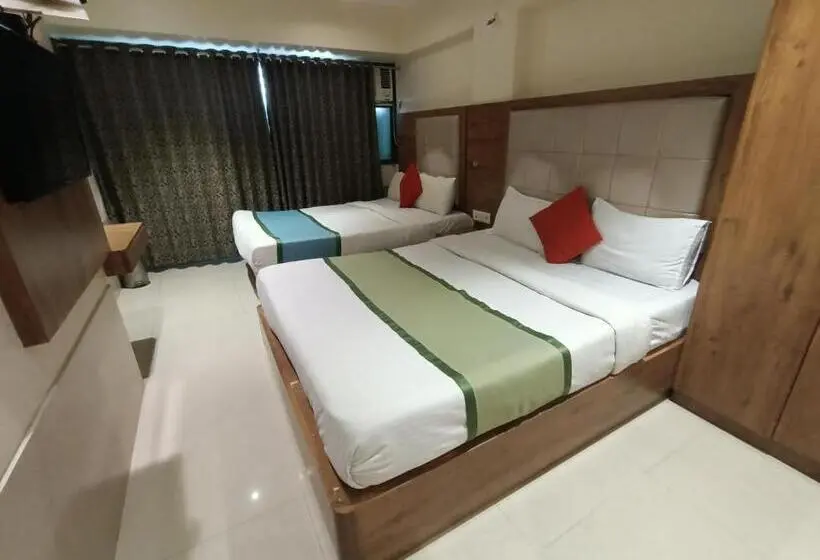 スーペリアトリプルルーム, Regal Inn Andheri   Nearest Mumbai Airport T1