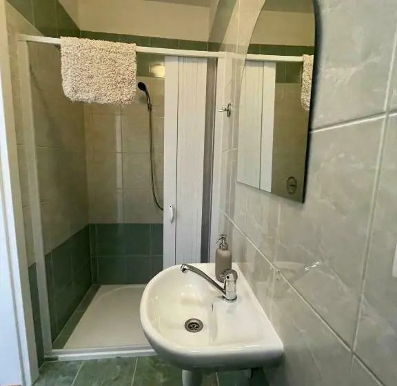 Standard Yhden Hengen Huone, Penzion Ječmínek