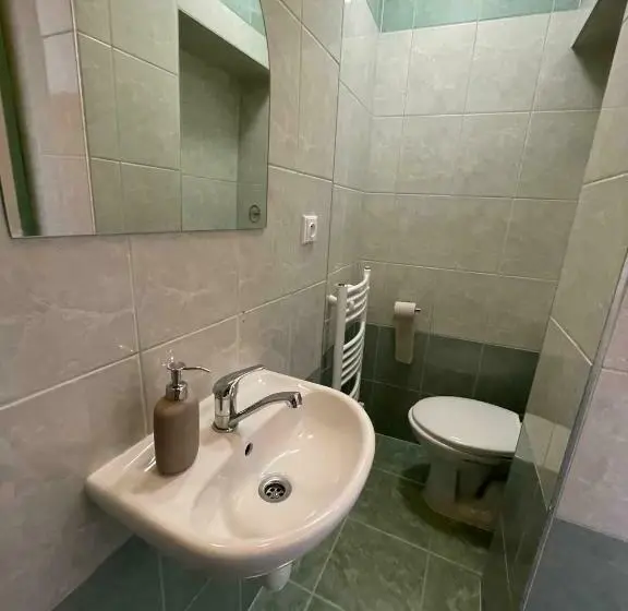 Standard Yhden Hengen Huone, Penzion Ječmínek