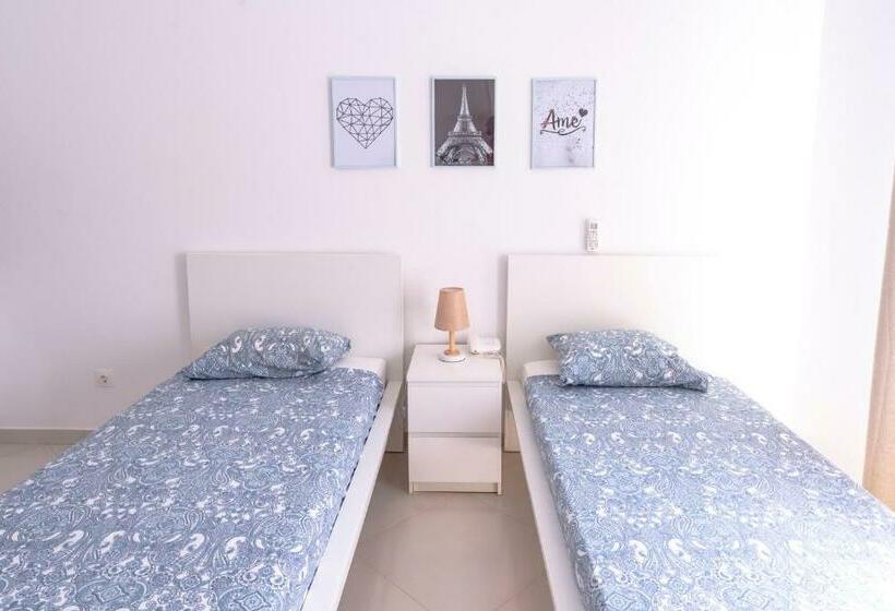 اتاق استاندارد, Urban Apart