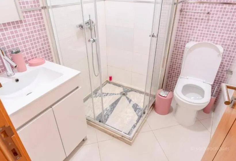 استودیوی استاندارد, Urban Apart
