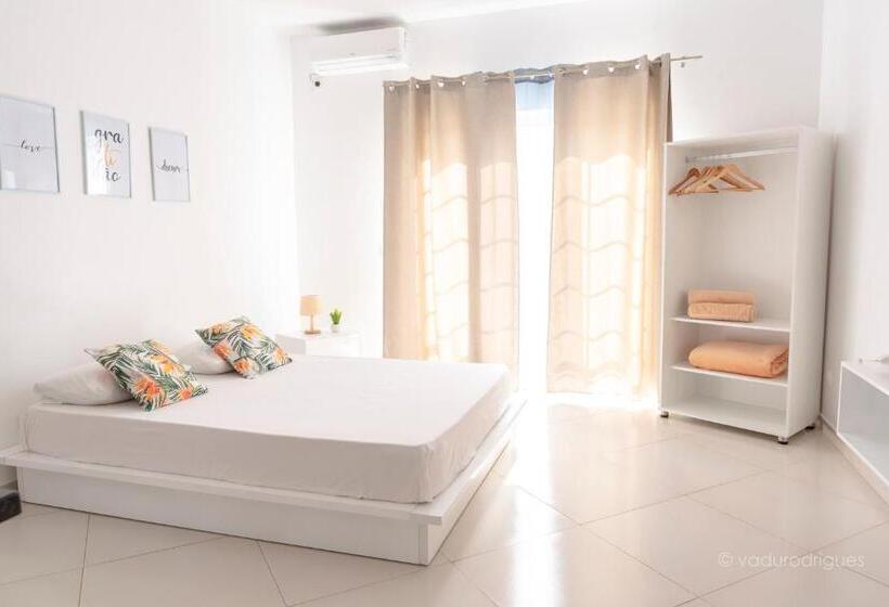 استودیوی استاندارد, Urban Apart