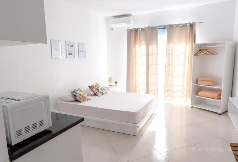 استودیوی استاندارد, Urban Apart