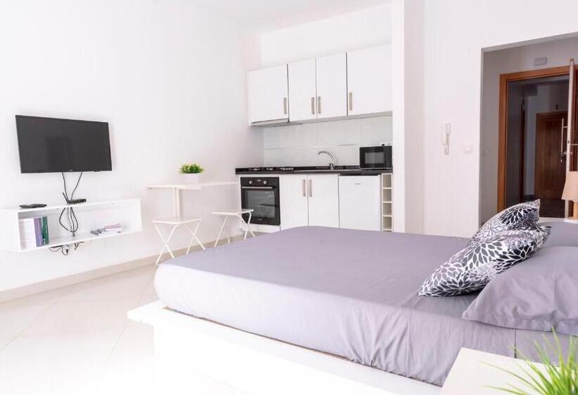 استودیوی استاندارد, Urban Apart