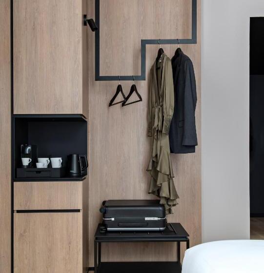 クラシックルーム, Leonor The Place To Live