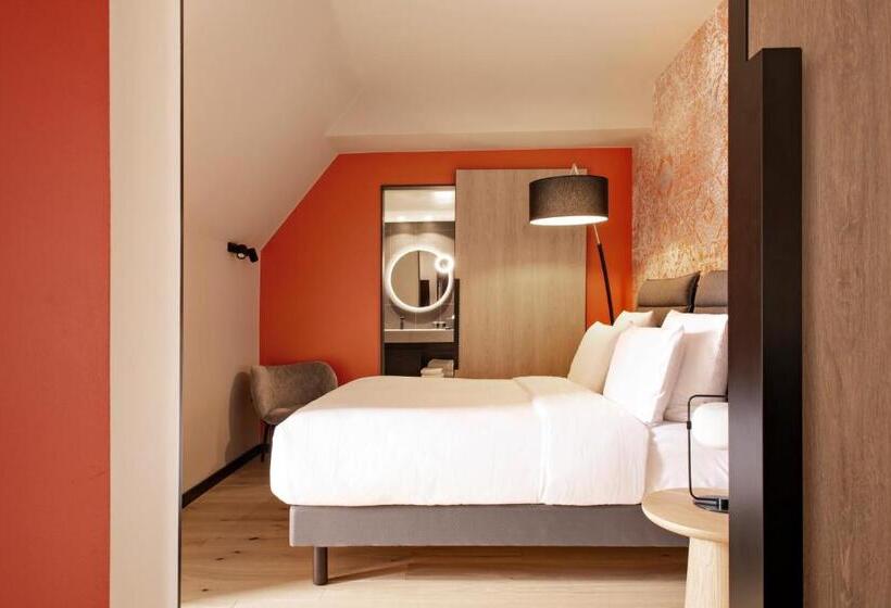 ジュニアスイート, Leonor The Place To Live