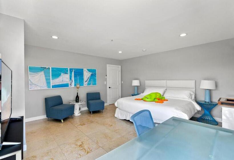 高级套房带海景, Isle Of Venice Residence And Marina