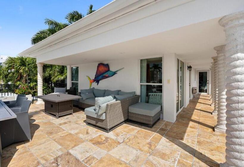 高级套房带海景, Isle Of Venice Residence And Marina