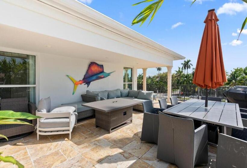 高级套房带海景, Isle Of Venice Residence And Marina