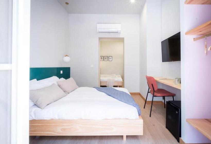 اتاق استاندارد چهارنفره با بالکن, Olblanc Plaza De España By Batuecas