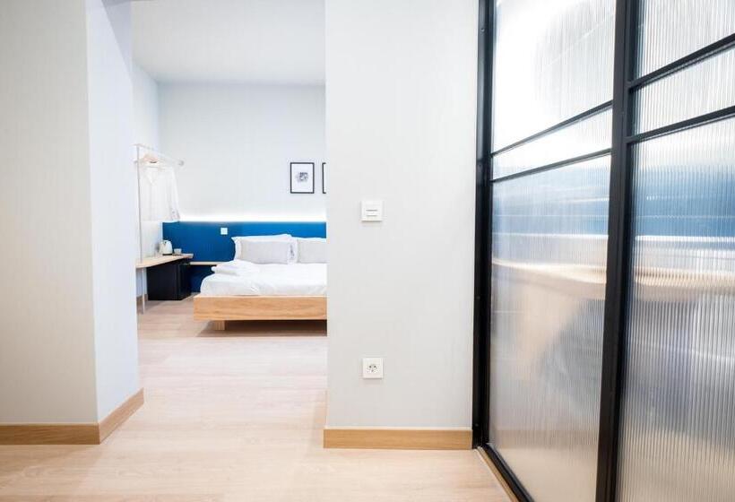 Economy Triple Room, Olblanc Plaza De España By Batuecas