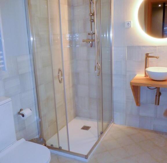 اتاق استاندارد چهار تخته, Olblanc Plaza De España By Batuecas