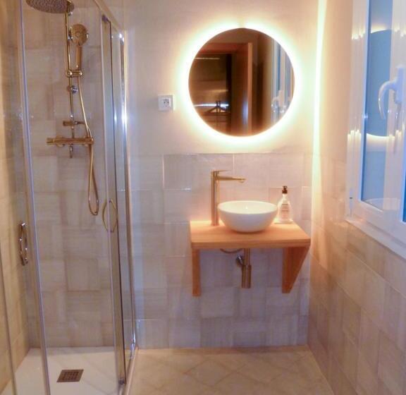 اتاق استاندارد چهار تخته, Olblanc Plaza De España By Batuecas