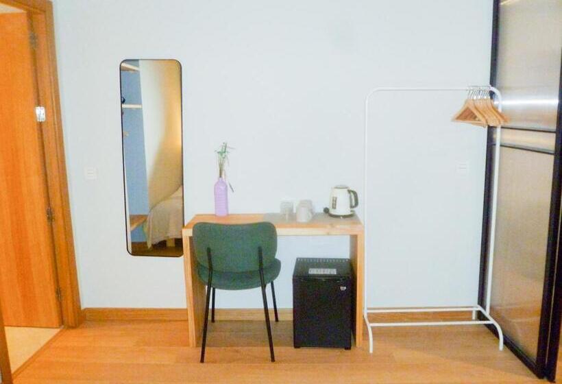 اتاق استاندارد چهار تخته, Olblanc Plaza De España By Batuecas