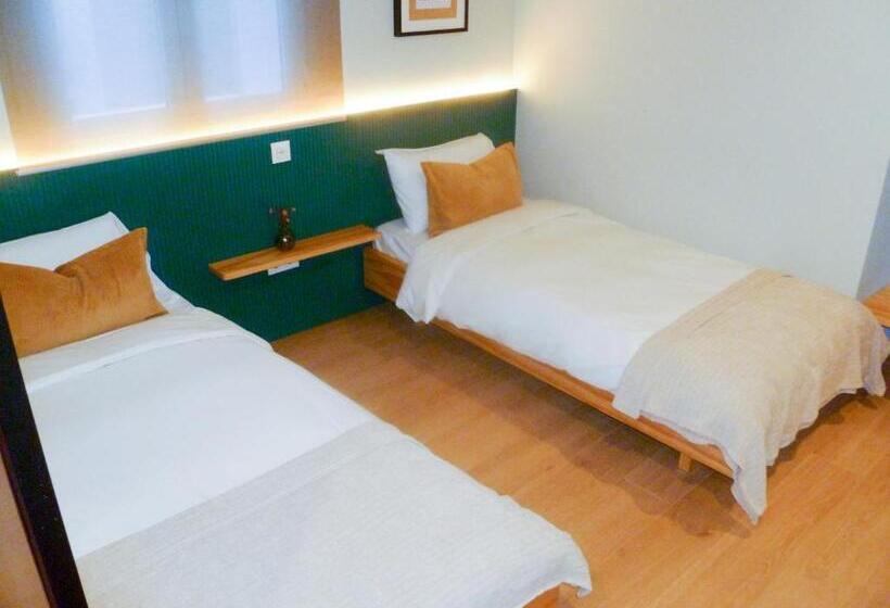 اتاق استاندارد چهار تخته, Olblanc Plaza De España By Batuecas