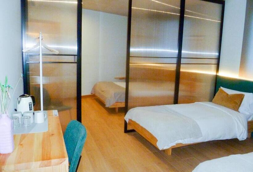 اتاق استاندارد چهار تخته, Olblanc Plaza De España By Batuecas