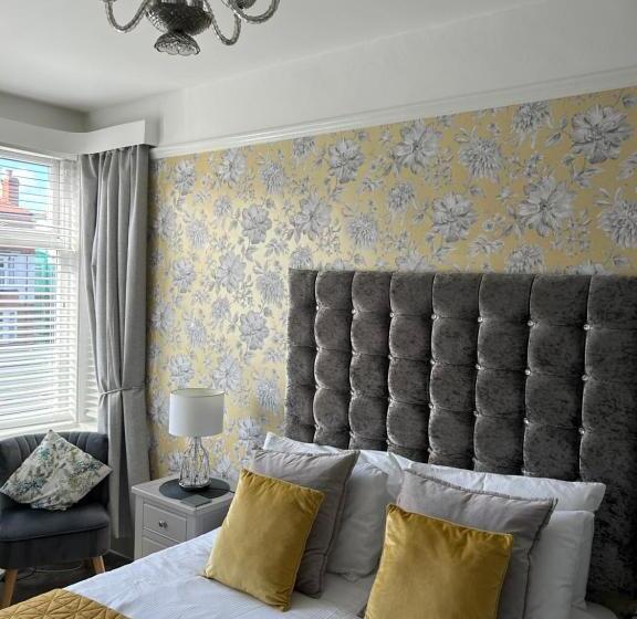 Family Suite, Rooms At 153 Only