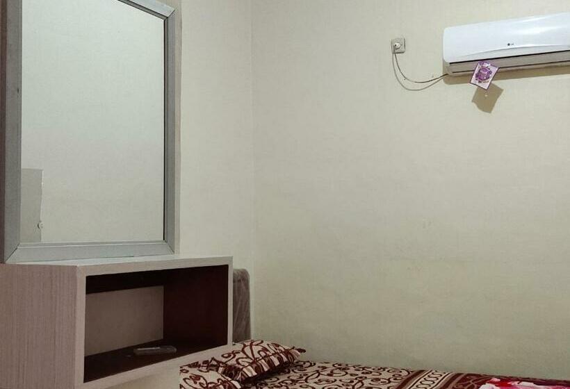 デラックスルーム, Penginapan Karanglaut Santolo