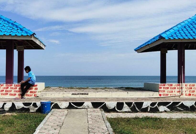 디럭스 룸, Penginapan Karanglaut Santolo