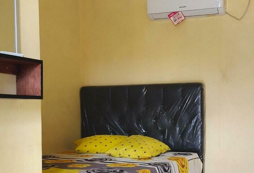 デラックスルーム, Penginapan Karanglaut Santolo