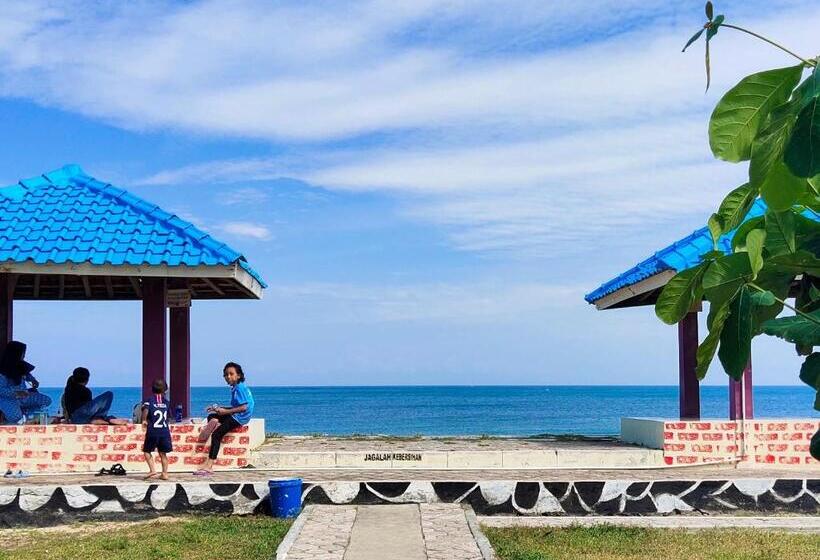 デラックスルーム, Penginapan Karanglaut Santolo