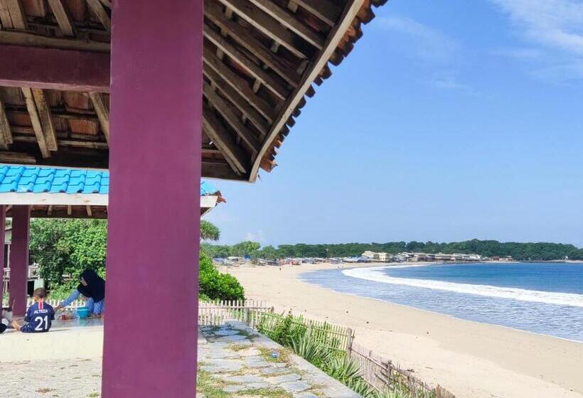 デラックスルーム, Penginapan Karanglaut Santolo