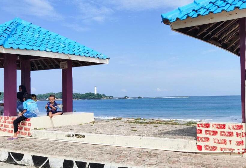 デラックスルーム, Penginapan Karanglaut Santolo