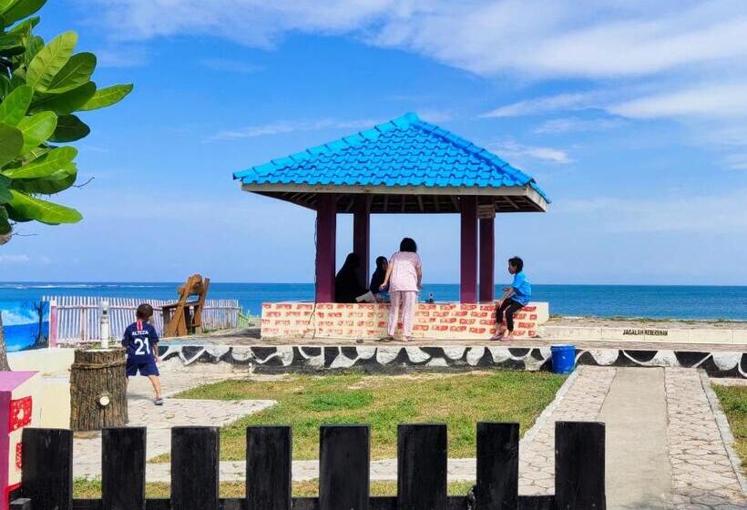 디럭스 룸, Penginapan Karanglaut Santolo