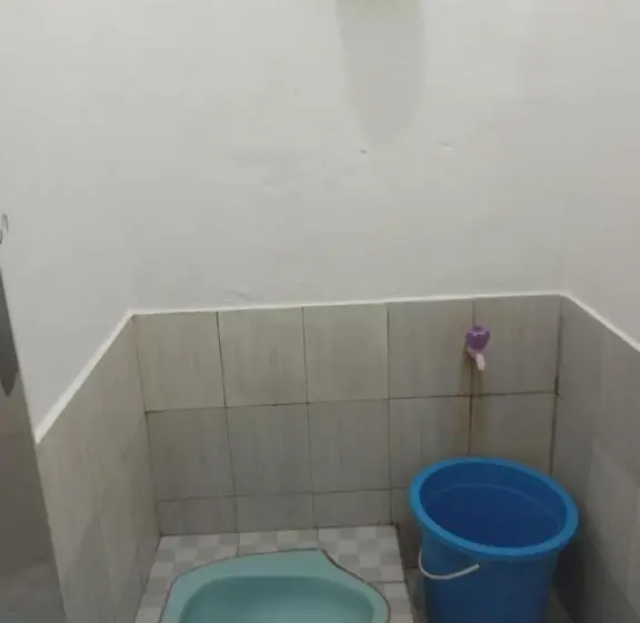 エコノミールーム, Penginapan Karanglaut Santolo
