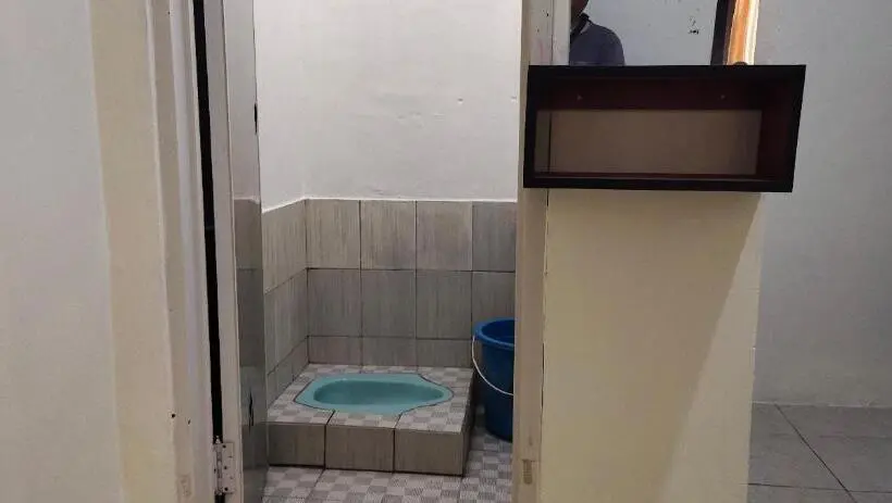 エコノミールーム, Penginapan Karanglaut Santolo