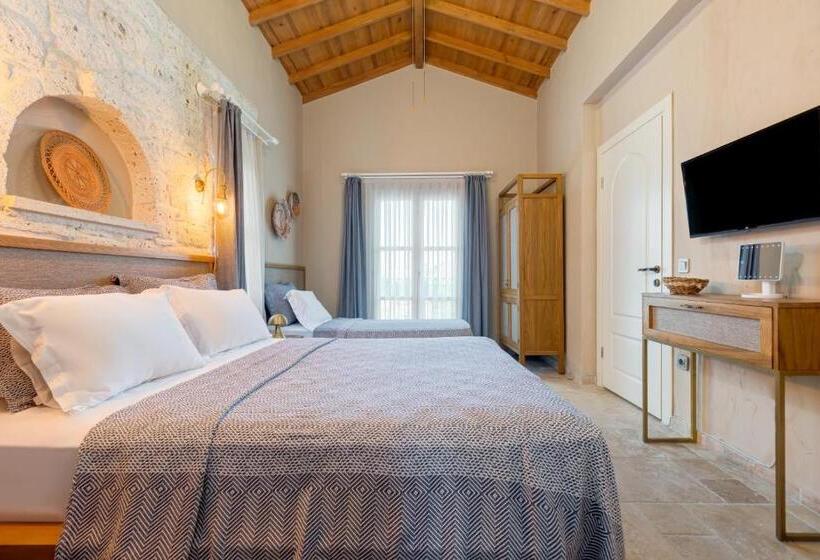 غرفة سوبيريور ثلاثية, Lika Alacati