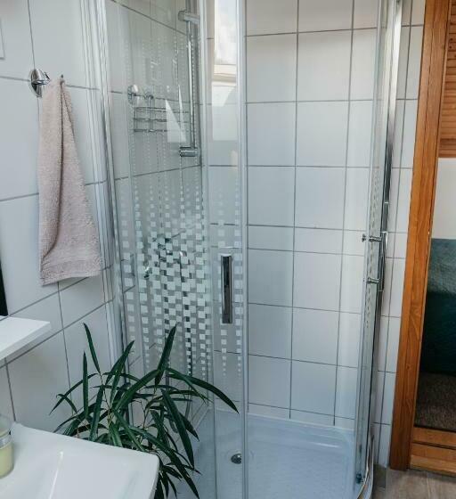 غرفة قياسية, Hemina Vendégház