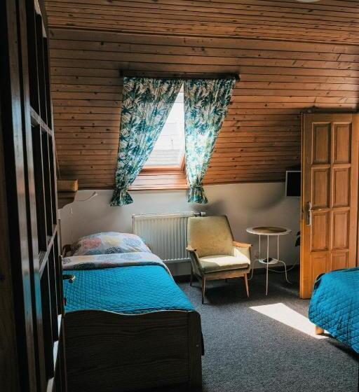 غرفة قياسية, Hemina Vendégház