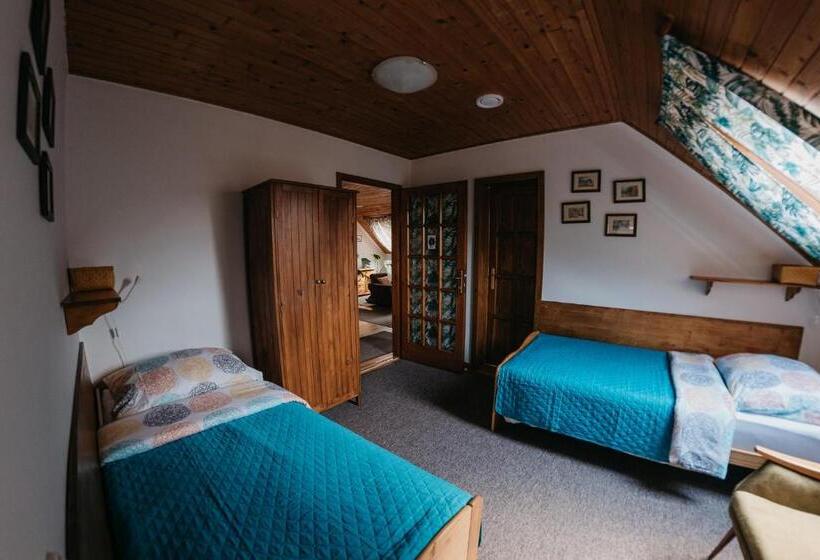 غرفة قياسية, Hemina Vendégház