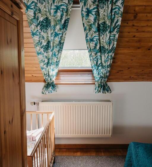 غرفة قياسية, Hemina Vendégház