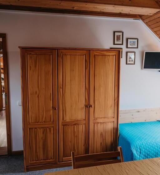 غرفة قياسية رباعية, Hemina Vendégház