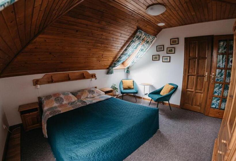 غرفة قياسية, Hemina Vendégház