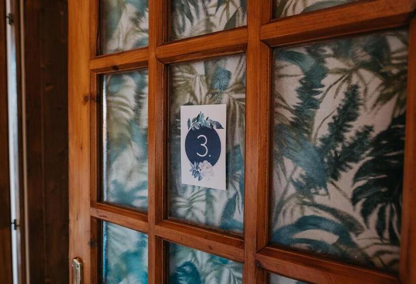 غرفة قياسية, Hemina Vendégház