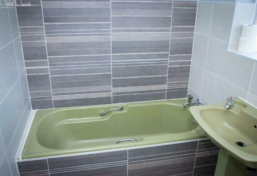 اتاق لوکس, Waterfall View Lodge