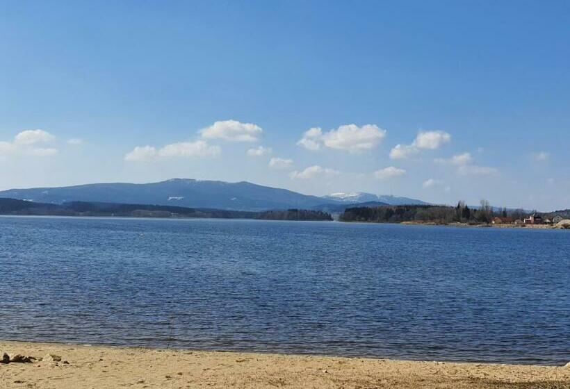 شقة غرفة واحدة مطلة على الحديقة, Apartmány černý Kohout