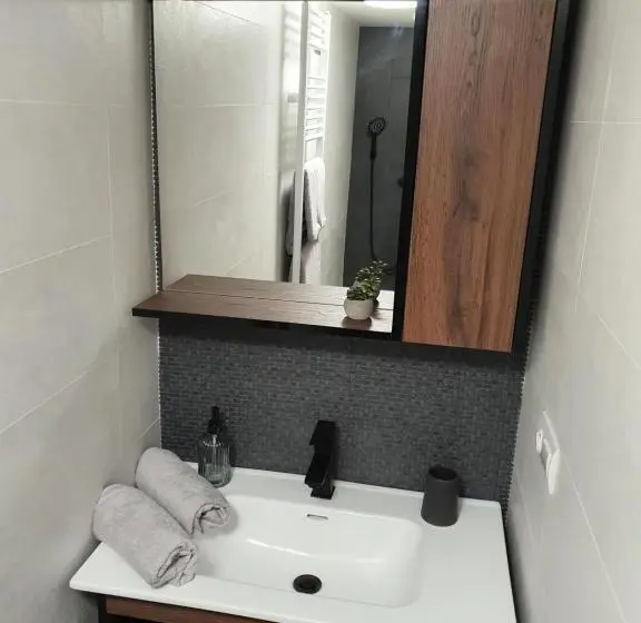 スイート, Apartmány černý Kohout