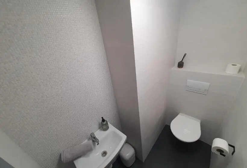 スイート, Apartmány černý Kohout
