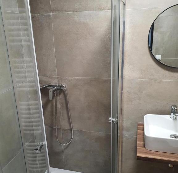 جناح جونيور ديلوكس, Apartmány černý Kohout