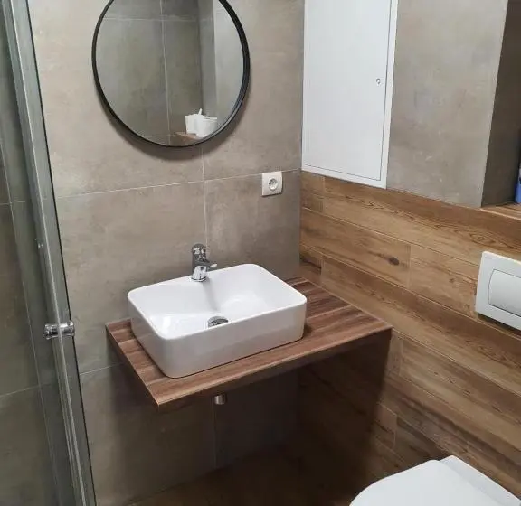 デラックスジュニアスイート, Apartmány černý Kohout