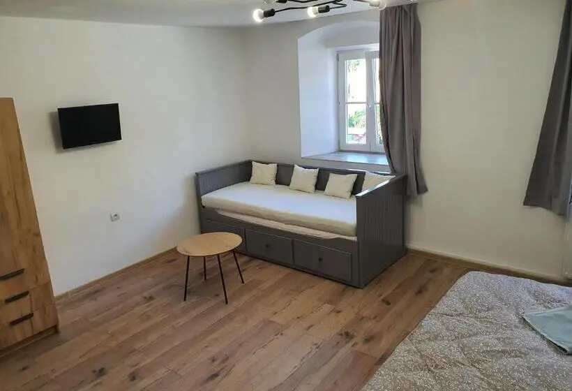デラックスジュニアスイート, Apartmány černý Kohout