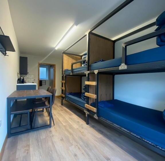 Standard Neljän Hengen Huone, Ben Nevis Inn Rooms