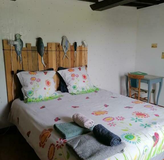 غرفة عائلية, Les Hirondelles Bleues