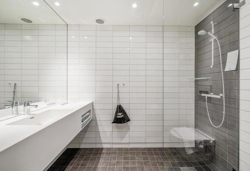 디럭스 룸, Clarion Hotel The Edge