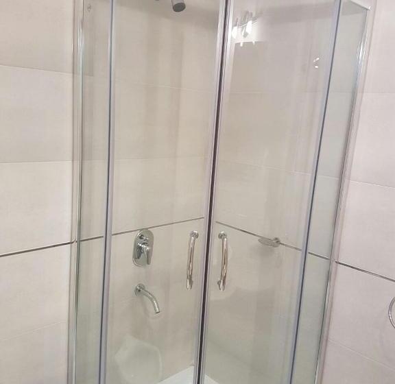 수피리어 룸, Novi